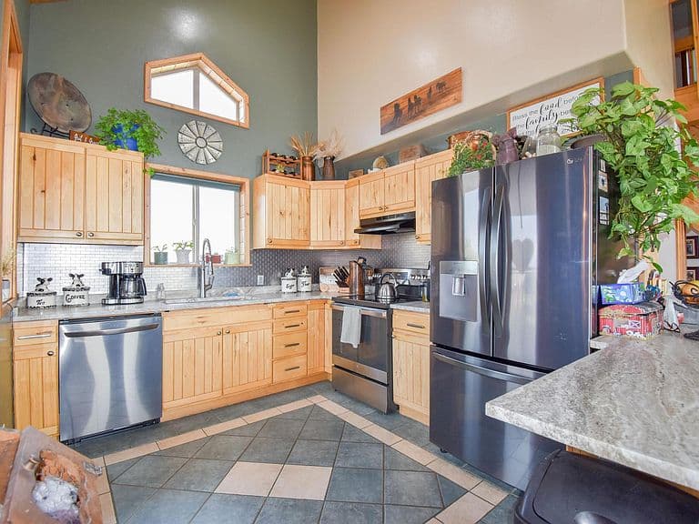 42464 Ridgeway Rd photo 4