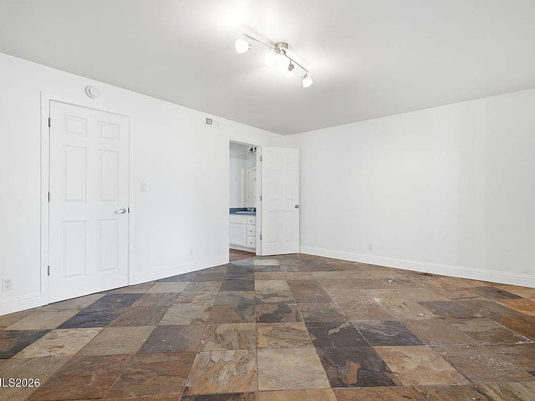 1406 La Loma Dr photo 3