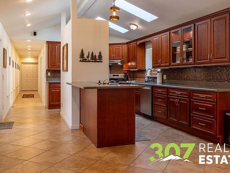 1010 River Grove Dr photo 4
