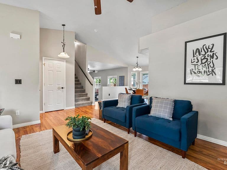 214 E Screech Owl Dr photo 4