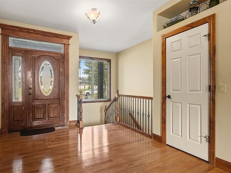 6286 Ironwood Dr photo 3