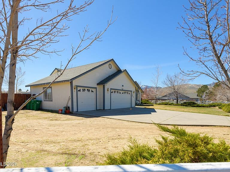 1239 E Appion Way photo 3