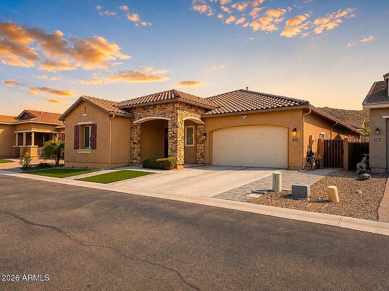 1419 E GWEN Street photo 2