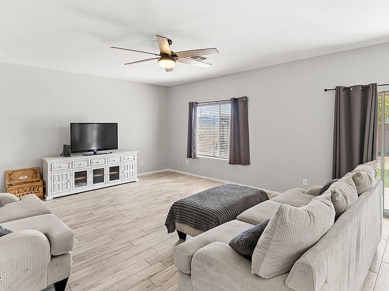 23081 W PEPPER Drive photo 2