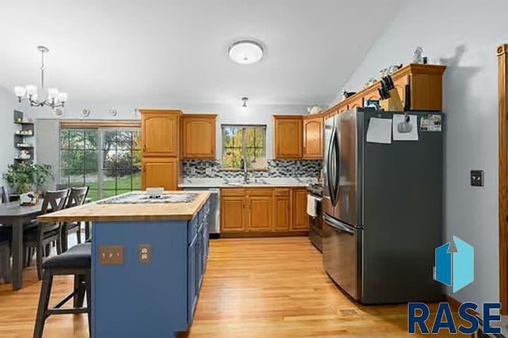 110 Johnstone Cir photo 4