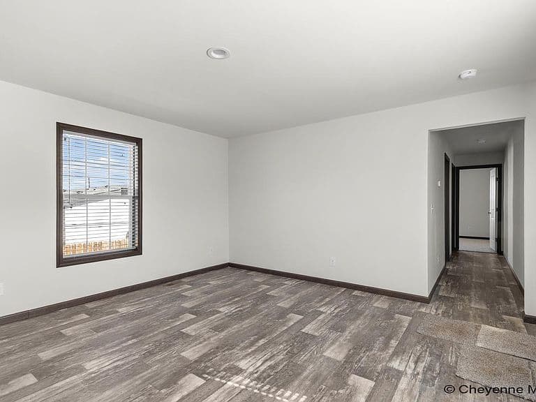 140 N Prairie Ave photo 4