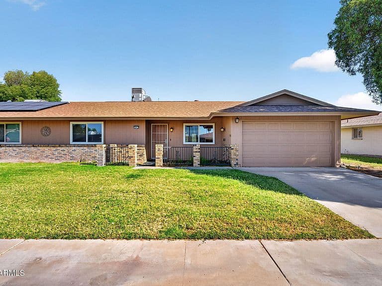 10413 W ROUNDELAY Circle photo 1