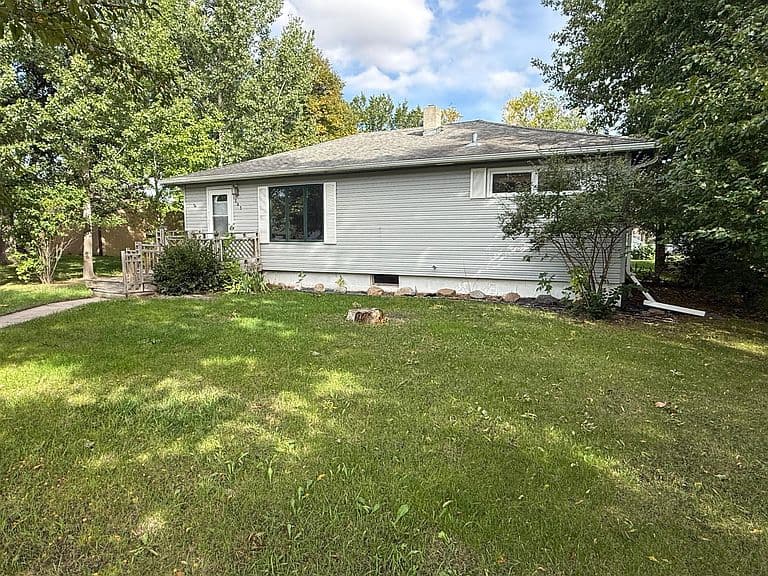 205 2nd St photo 2