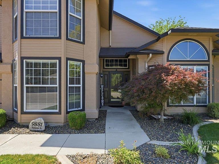 9881 W Alliance Dr photo 3
