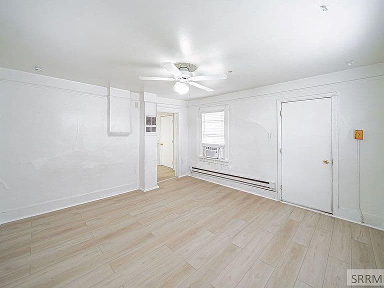 116 Park Ave photo 3