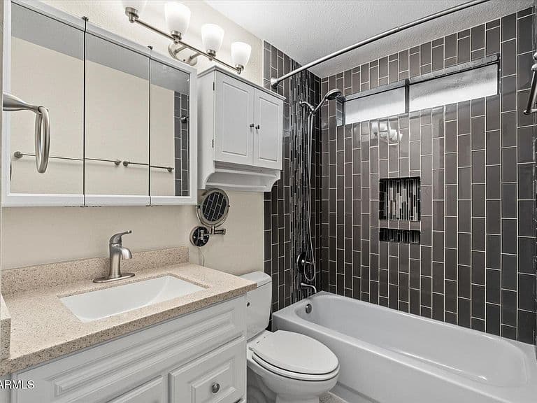 3491 N ARIZONA Avenue #71 photo 5