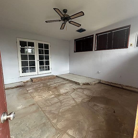 1075 S Lucerne Dr photo 3