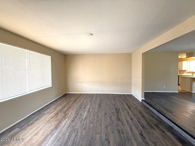 4212 W CINNABAR Avenue photo 2