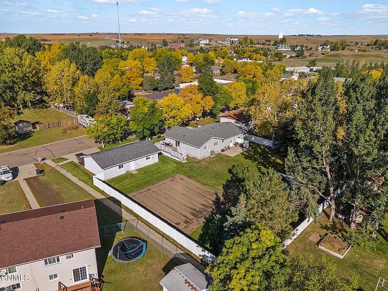 1014 Beaumont Dr photo 1