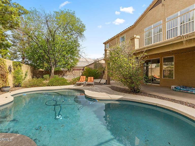 6738 W WAHALLA Lane photo 2