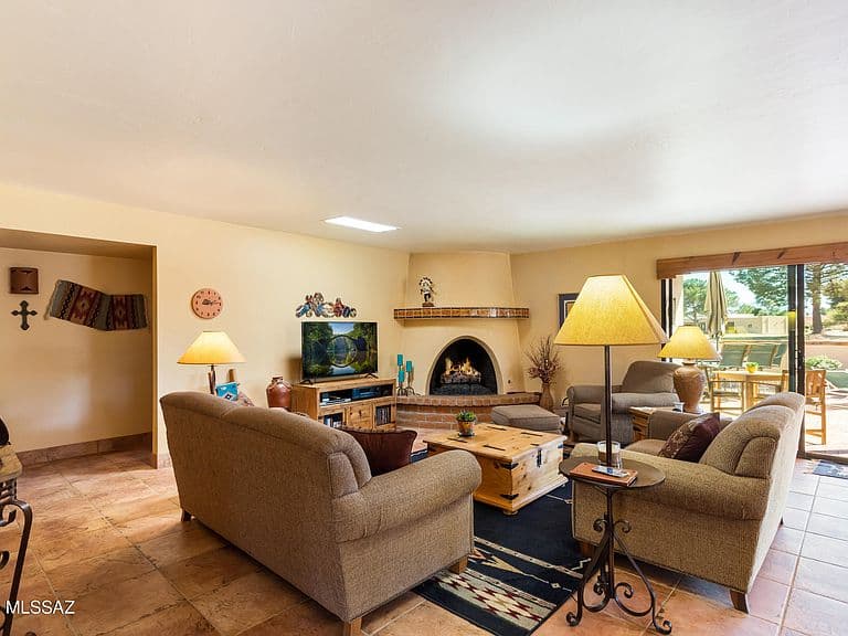 1300 N Placita Parasol photo 4