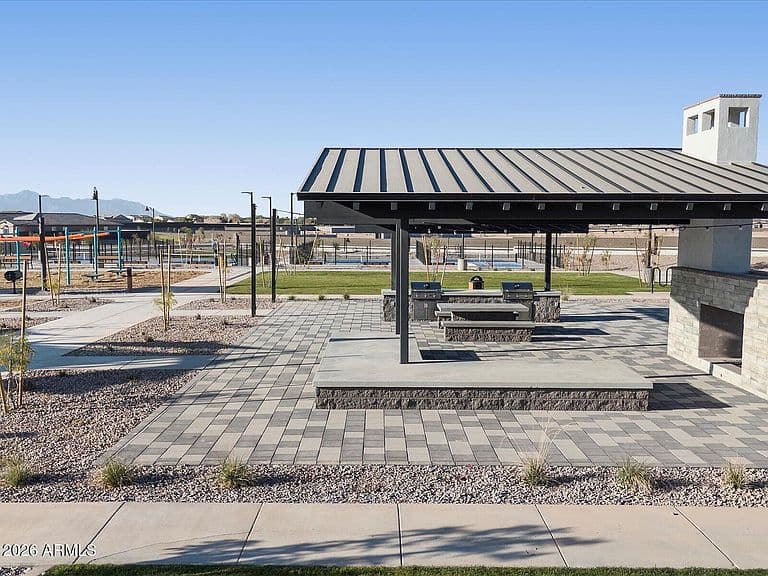36992 W MONTSERRAT Street photo 5