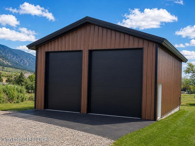 306 Ponderosa Dr photo 2