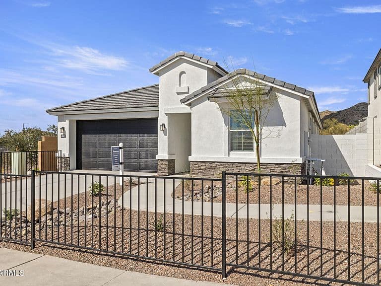 6802 W Spur Drive photo 4