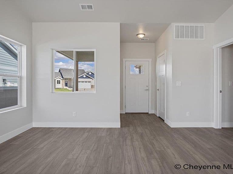 5725 Liz Ranch Rd photo 4