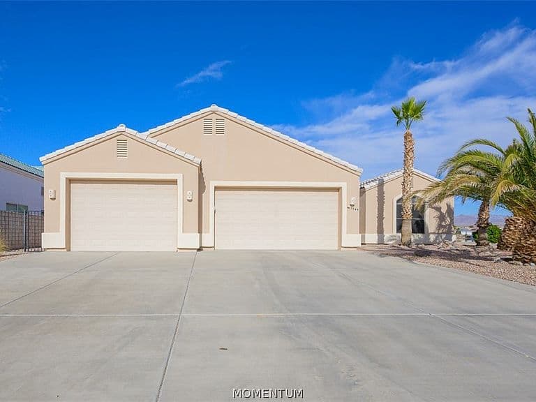 2049 E Lago Grande Place photo 2