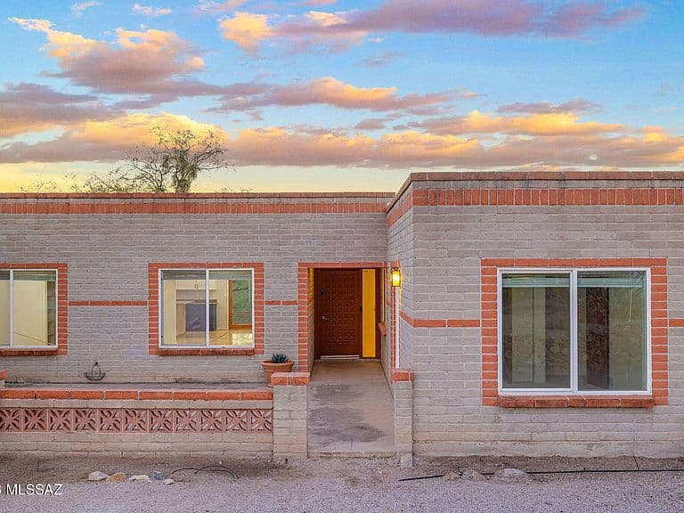 3721 N Sierra Madre Dr photo 3