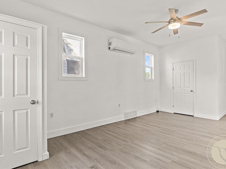 214 2nd St E photo 5
