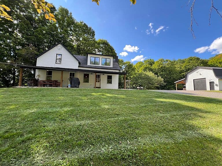 135 East Ridge Road photo 2