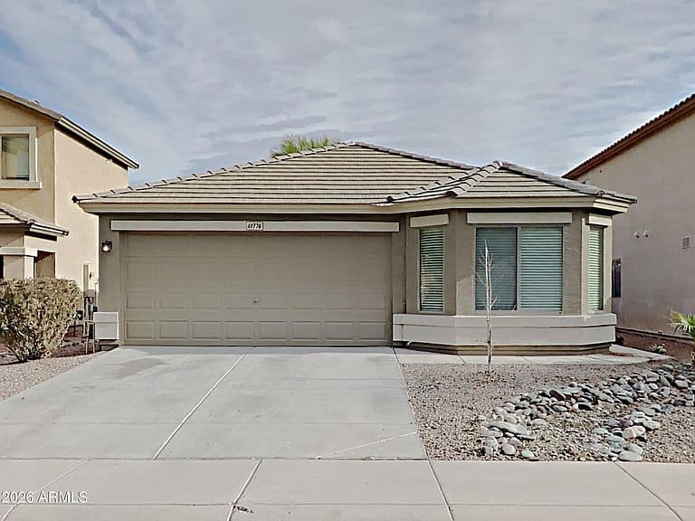 41776 W SUNLAND Drive photo 1