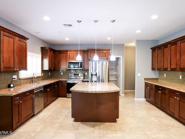 515 W MELODY Drive photo 5