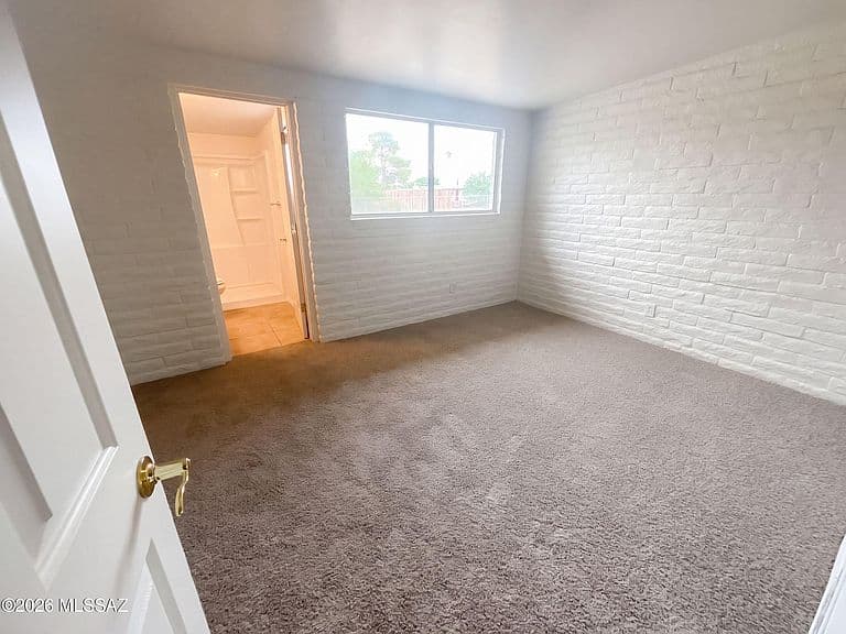 4545 S Dogwood Ave photo 4