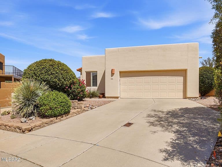 1233 W Crystalline Way photo 2