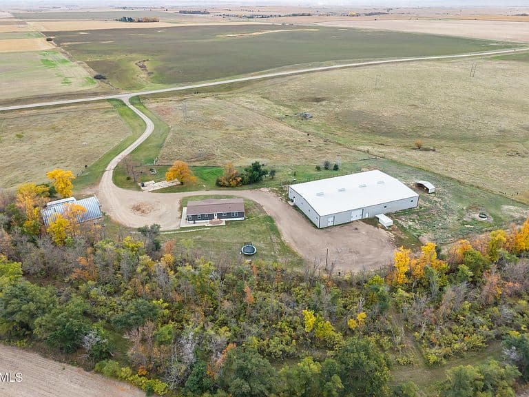 51 Highway 200 photo 1