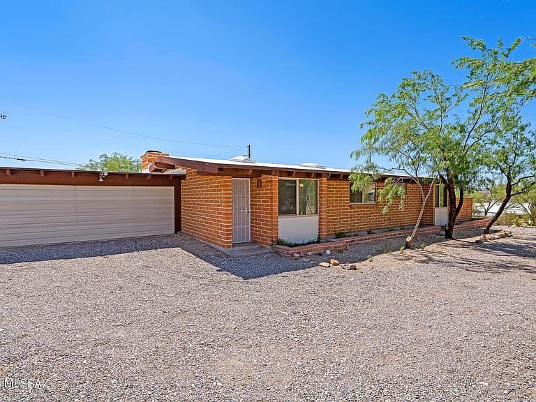 1543 N Plaza De Lirios photo 2