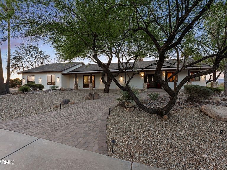 1025 Los Altos Drive photo 2