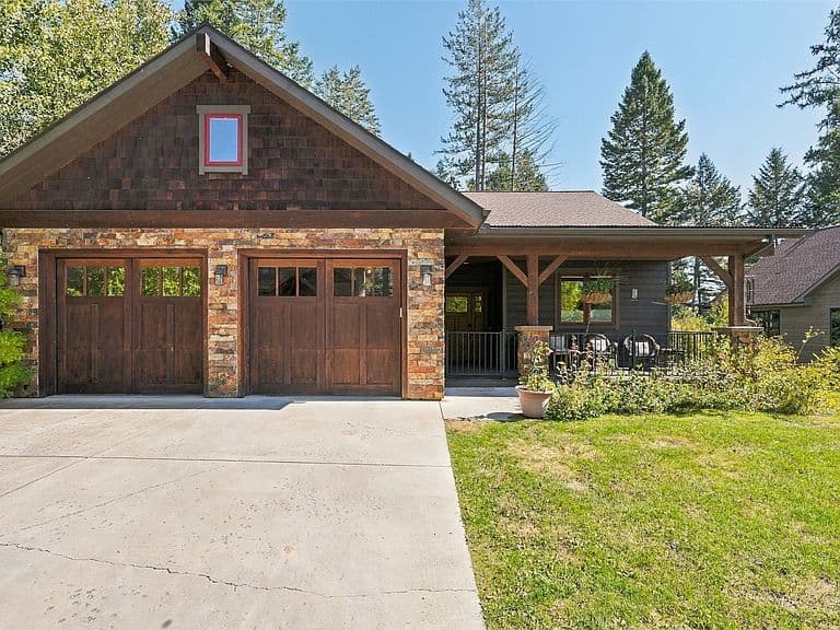 733 Clearwater Dr photo 3
