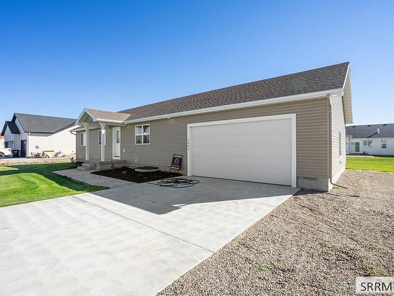 3886 E Walnut Way photo 4
