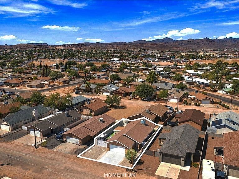 2623 Valentine Avenue photo 2
