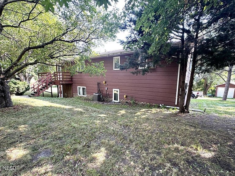 407 2nd St photo 2