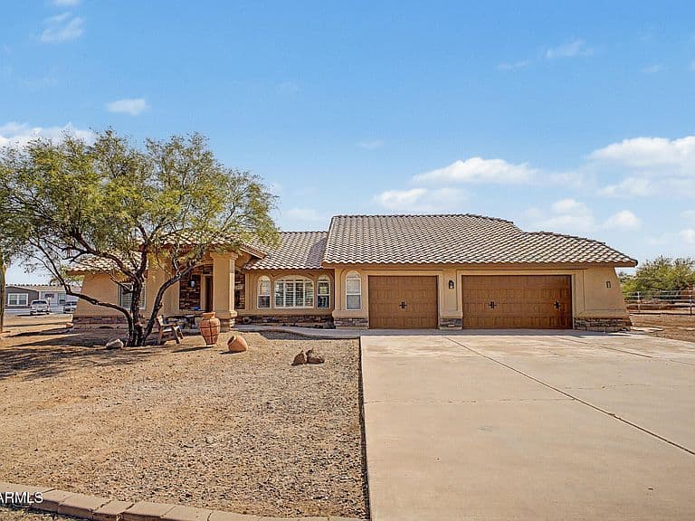 803 W MESQUITE Street photo 1