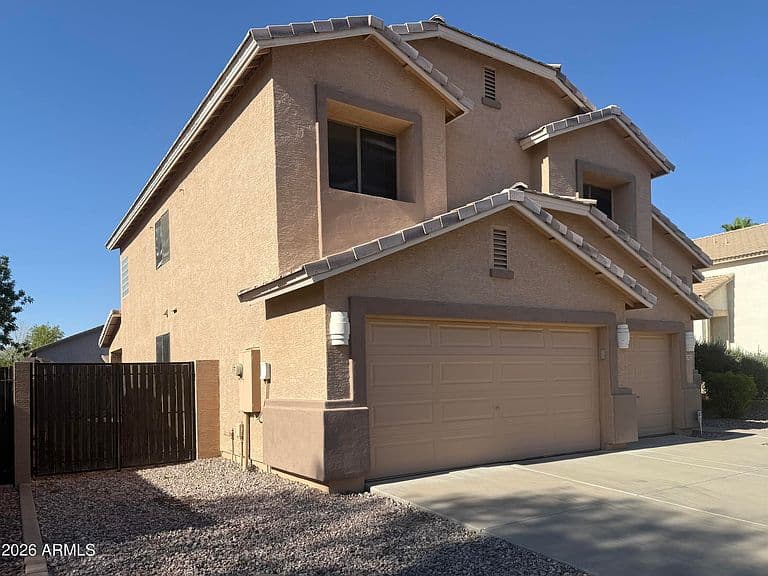 2422 W ELLIS Street photo 3