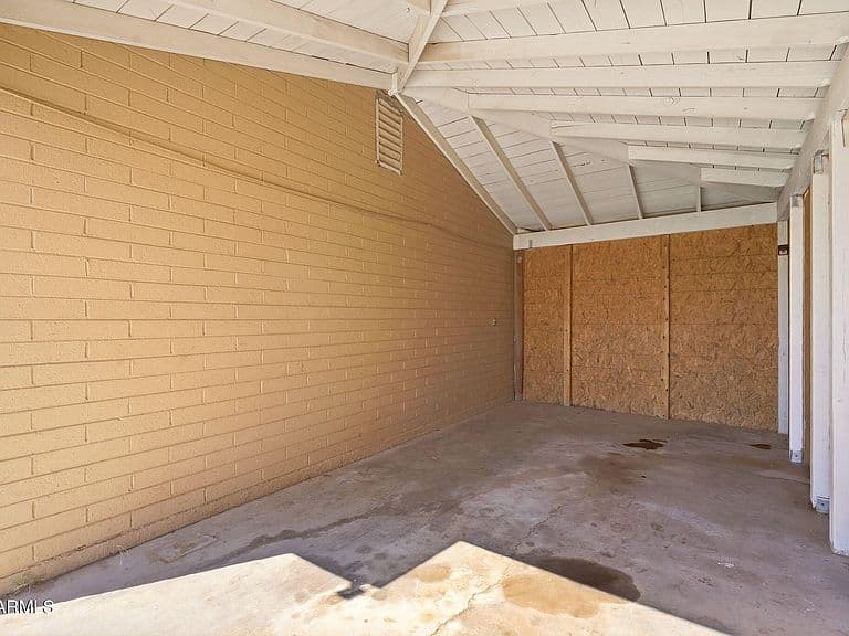 3806 W SHERIDAN Street photo 3