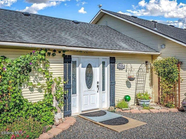 851 A St photo 5