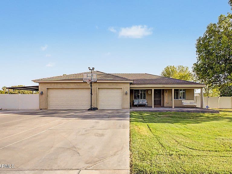 2233 E PARK Avenue photo 5