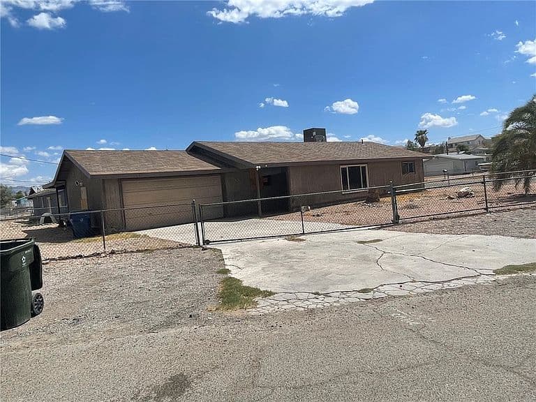 1560 Opal Lane photo 1
