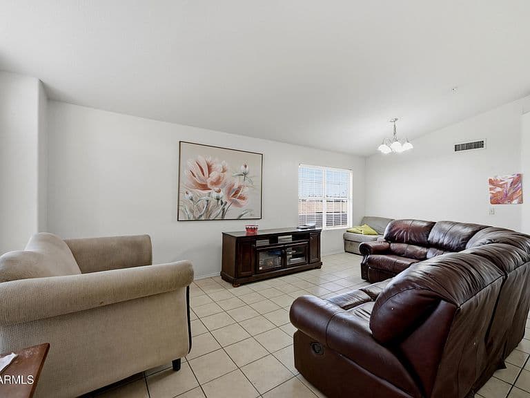 4154 E ALDER Avenue photo 4