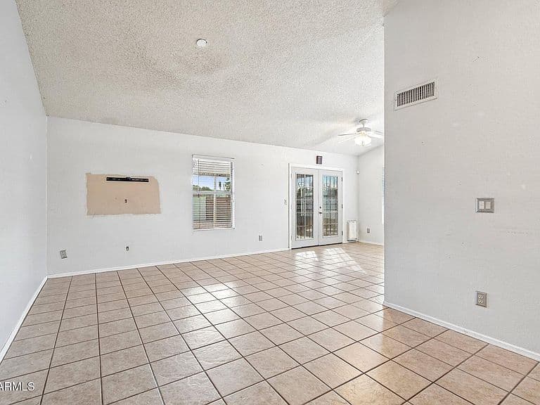 15014 N 62ND Drive photo 4