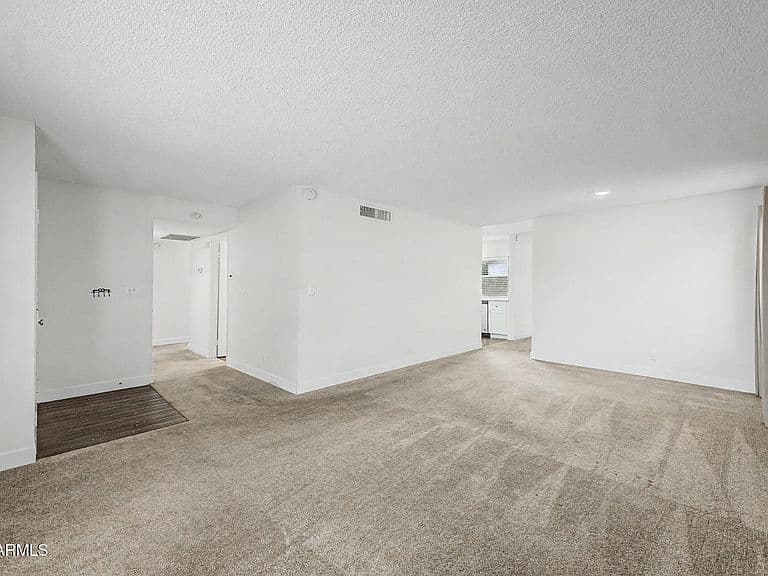 4942 W TOWNLEY Avenue photo 4