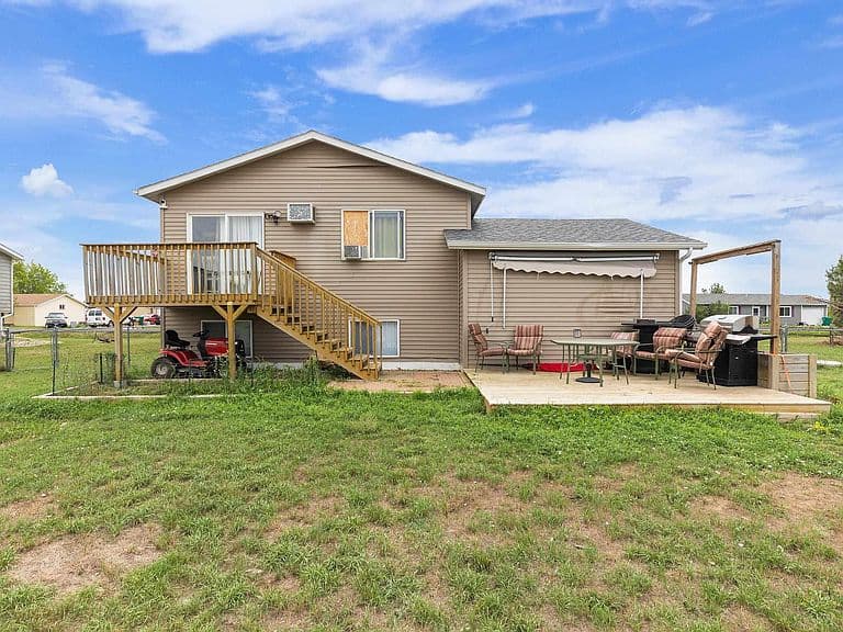 514 Falcon Dr photo 3