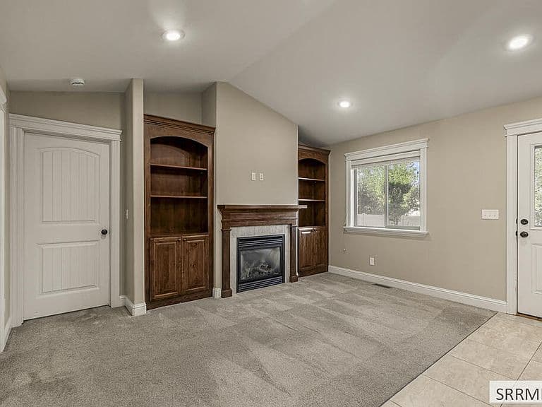 6091 Bryson Ln photo 5